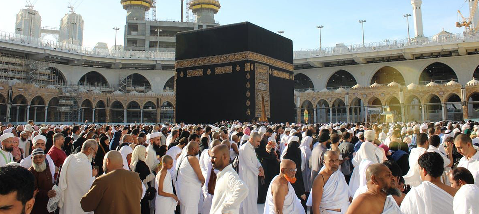 15 Days Deluxe Umrah Package
